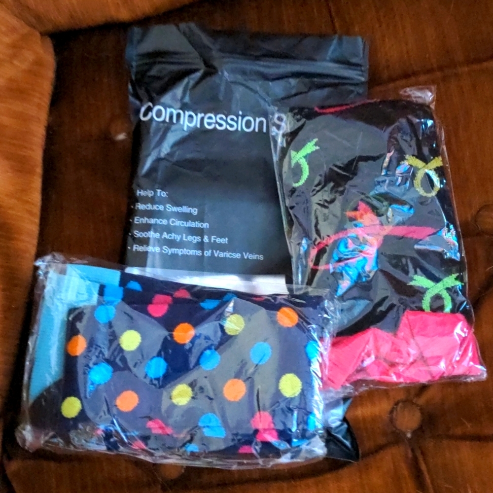 2 pairs L/XL compression socks new in plastic